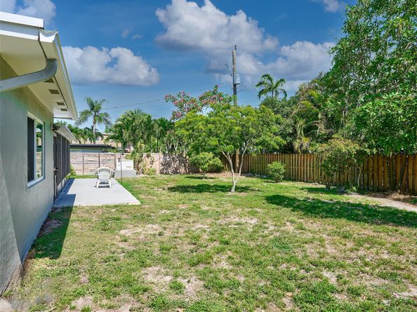 440 NW 37, Oakland Park FL 33309