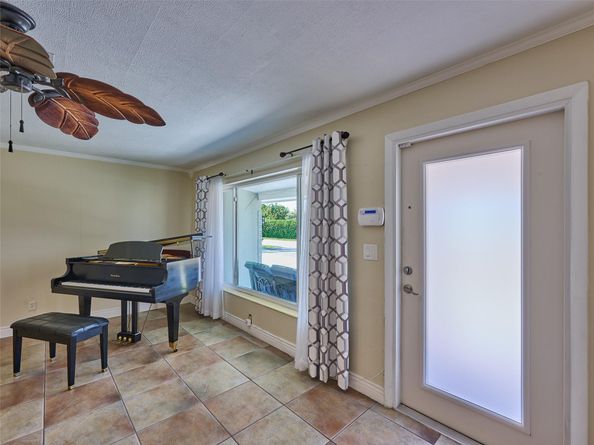 440 NW 37, Oakland Park FL 33309