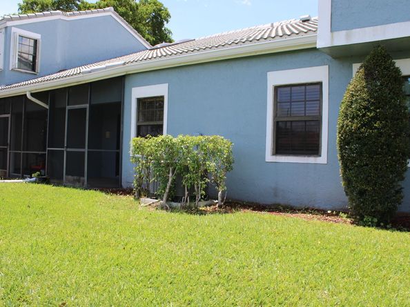 8365 Waterford Cir 8365, Tamarac FL 33321