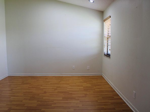 8365 Waterford Cir 8365, Tamarac FL 33321