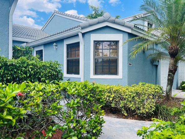 8365 Waterford Cir 8365, Tamarac FL 33321