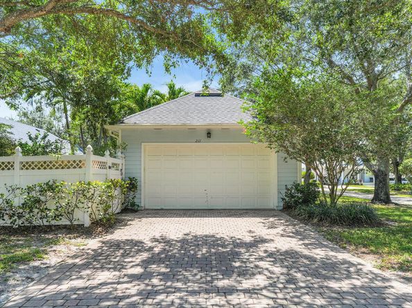 211 Barbados Drive, Jupiter FL 33458