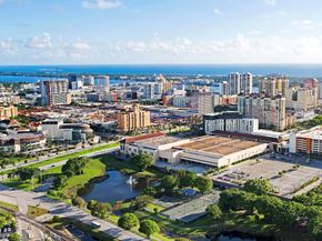 284 Queens Court, West Palm Beach FL 33401