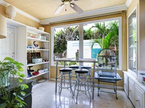 284 Queens Court, West Palm Beach FL 33401