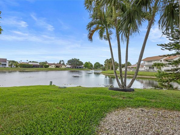 7626 NW 87th Ave, Tamarac FL 33321