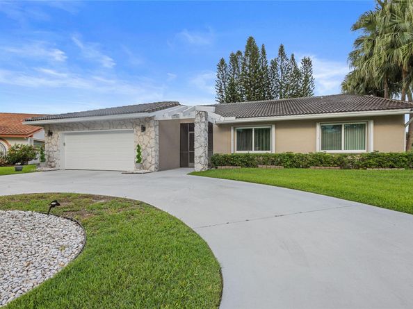 7626 NW 87th Ave, Tamarac FL 33321