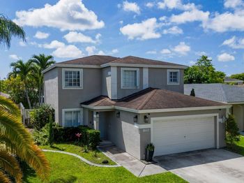 1220 SW 46th Ter