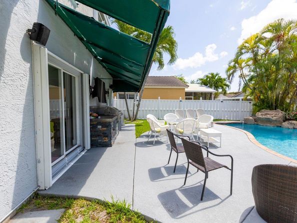 1220 SW 46th Ter, Deerfield Beach FL 33442
