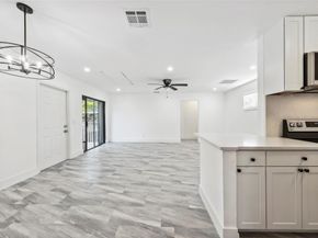 15 Crossings Cir G, Boynton Beach FL 33435