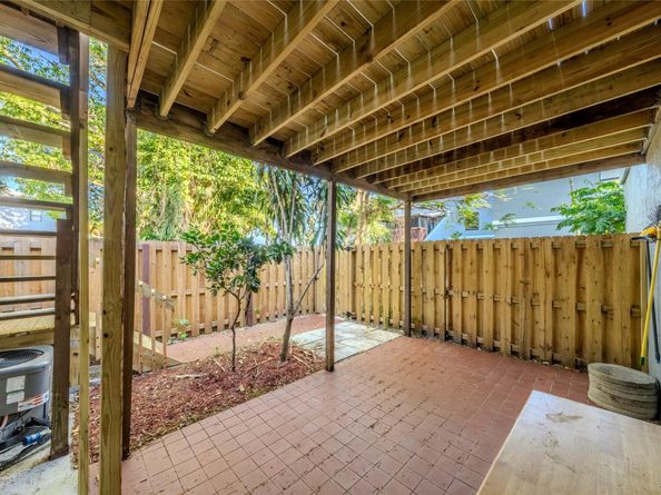15 Crossings Cir G, Boynton Beach FL 33435