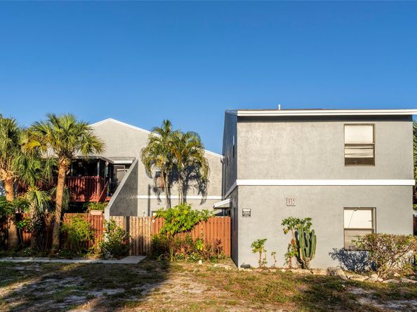 15 Crossings Cir G, Boynton Beach FL 33435