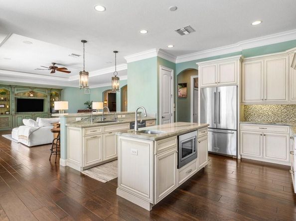 624 NE 3rd Ave, Boca Raton FL 33432