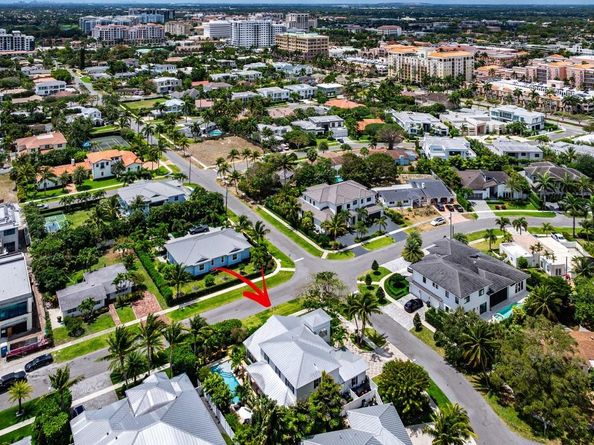 624 NE 3rd Ave, Boca Raton FL 33432