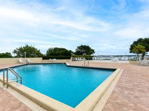 5600 N Flagler Drive 1207, West Palm Beach FL 33407