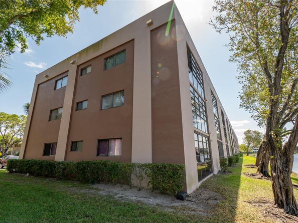 7448 Ashmont Cir 312, Tamarac FL 33321