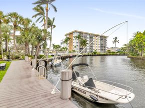 3050 NE 16th Ave 207, Oakland Park FL 33334