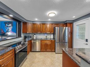 3050 NE 16th Ave 207, Oakland Park FL 33334