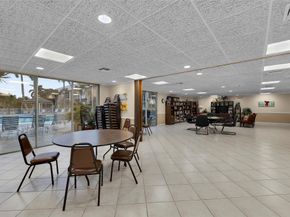 3050 NE 16th Ave 207, Oakland Park FL 33334