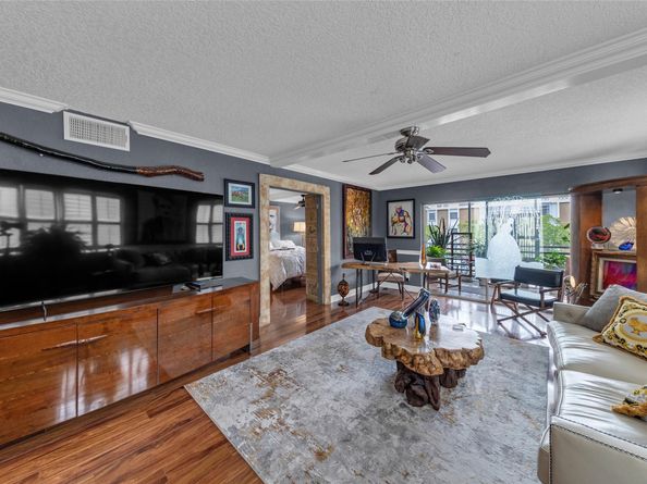 3050 NE 16th Ave 207, Oakland Park FL 33334