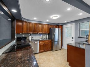 3050 NE 16th Ave 207, Oakland Park FL 33334