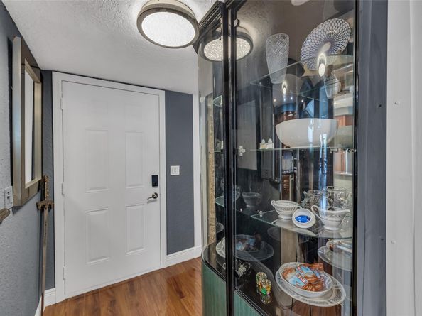 3050 NE 16th Ave 207, Oakland Park FL 33334