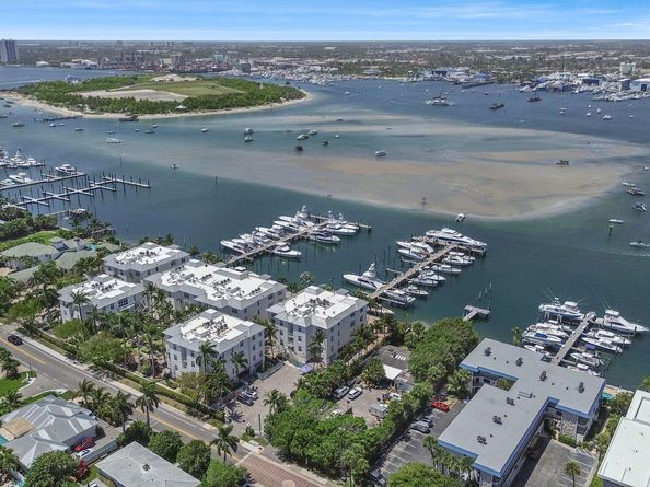 206 Lake Drive, Palm Beach Shores FL 33404