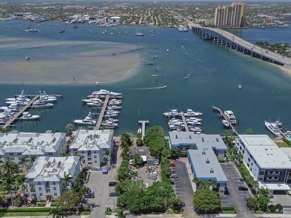 206 Lake Drive, Palm Beach Shores FL 33404