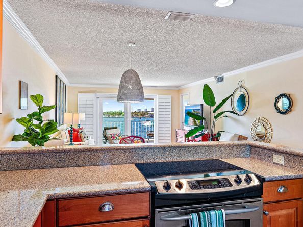 1051 Sugar Sands Boulevard 352, Riviera Beach FL 33404