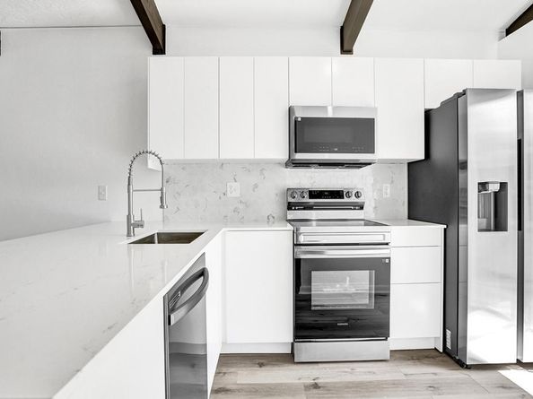 107 Fox Road 439, Hollywood FL 33024