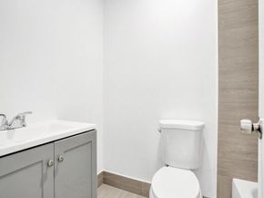 107 Fox Road 439, Hollywood FL 33024