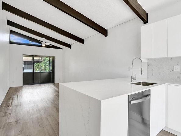 107 Fox Road 439, Hollywood FL 33024