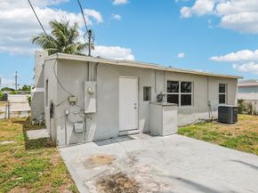 744 Dogwood Rd, West Palm Beach FL 33409
