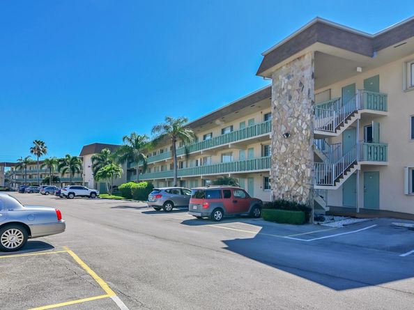 700 Village Green Court 221, Palm Springs FL 33461