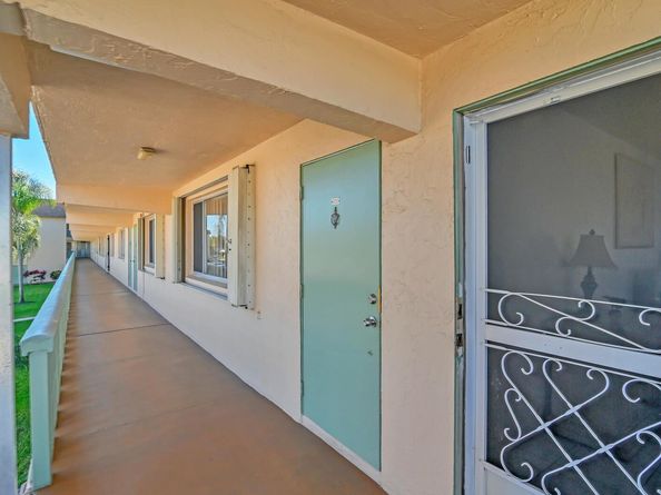 700 Village Green Court 221, Palm Springs FL 33461