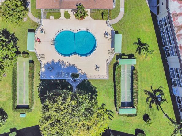 700 Village Green Court 221, Palm Springs FL 33461