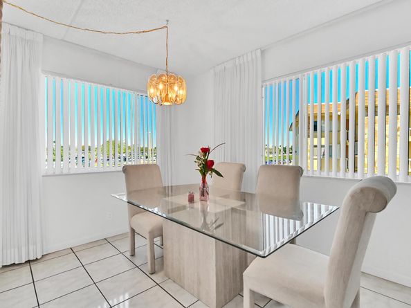 700 Village Green Court 221, Palm Springs FL 33461