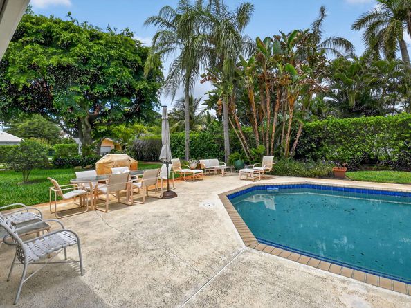 1095 Hibiscus Lane, Delray Beach FL 33444