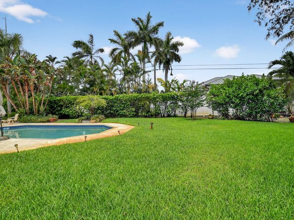 1095 Hibiscus Lane, Delray Beach FL 33444