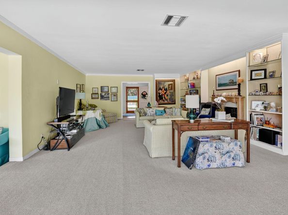 1095 Hibiscus Lane, Delray Beach FL 33444