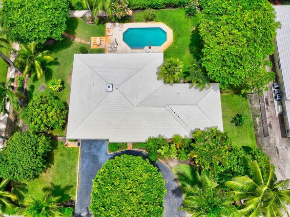 1095 Hibiscus Lane, Delray Beach FL 33444