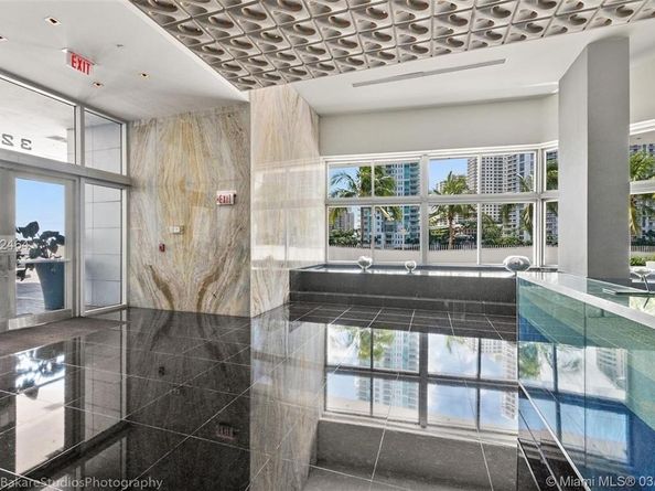 325 S Biscayne Blvd UPH14, Miami FL 33131