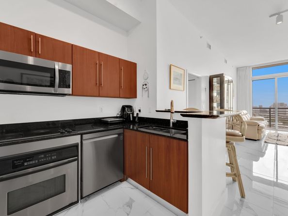 325 S Biscayne Blvd UPH14, Miami FL 33131
