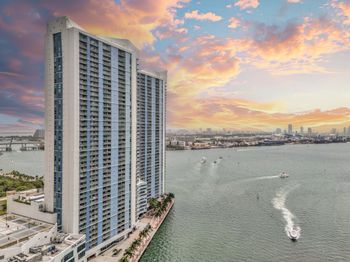 325 S Biscayne Blvd