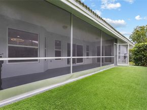 5494 Pine Cr, Coral Springs FL 33067