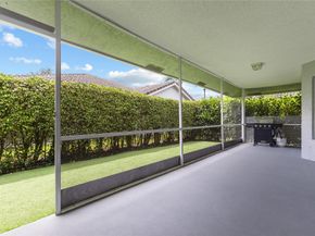 5494 Pine Cr, Coral Springs FL 33067
