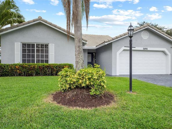 5494 Pine Cr, Coral Springs FL 33067