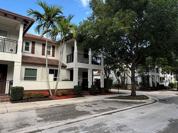 4766 Sierra Ln, Coconut Creek FL 33073