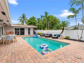 261 SE 8th St, Pompano Beach FL 33060