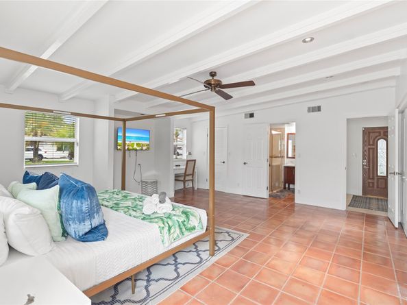 261 SE 8th St, Pompano Beach FL 33060