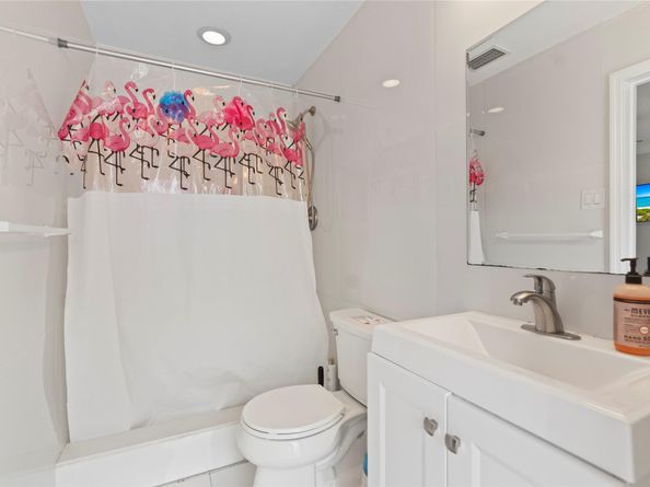 261 SE 8th St, Pompano Beach FL 33060